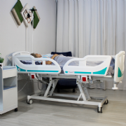 Cama Hospitalar Motorizada 8 Movimentos com Fowler, Eleva��o, Trendelenburg e Reverso